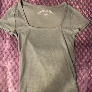 Green aeropostle tee